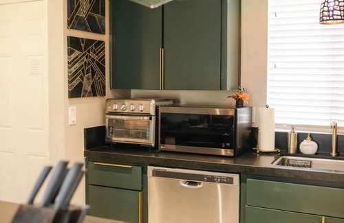 Palm Desert Villa | 1 BR + 1 BA Spacious Fam Villa, liv rm, full kitchen, huge patio on golf course!