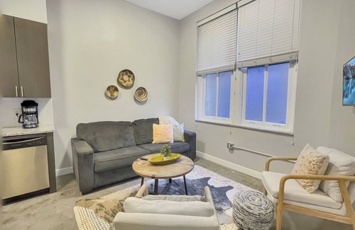 Downtown Des Moines Apartment | 1 BR - 8 min walk to Court Ave District Downtown