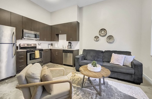 Downtown Des Moines Apartment | 1 BR - 8 min walk to Court Ave District Downtown