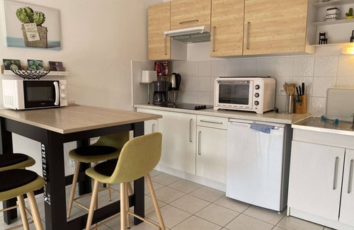 Balaruc-les-Bains Apartment | 1 BR apartment with terrace, parking, WIFI