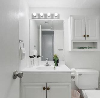 West Campus Apartment | 1 Br Apt Next 2 Downtown - Cozy