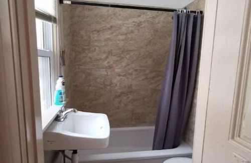 Worcester Apartment | 1 BR Apt walk to MCPHS, WPI, St Vincent Hospital