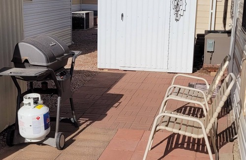 Apache Junction Resort | 1-BR in Upscale 55+resort - 2 pools, fitness, pickleball, rec ctr. 3 wk min