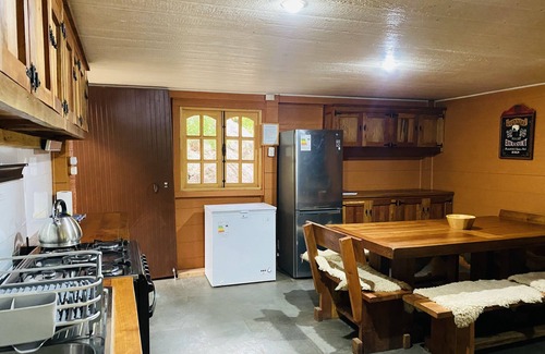 Colbun Cabin | 1-cabaña con Gran Vista en las Montañas con hot tub Para 20 Personas