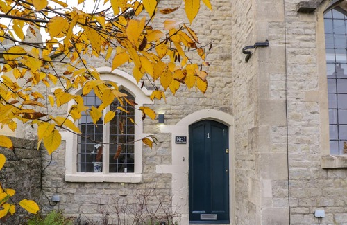 Bath House | 1 COUNTESS CHAPEL, character holiday cottage, with a garden in Bath
