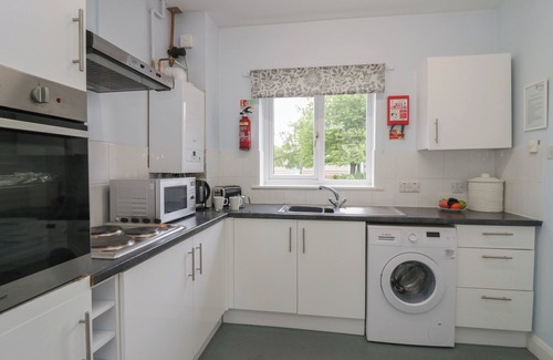 Eamont Bridge House | 1 EAMONT PARK, family friendly, with a garden in Penrith