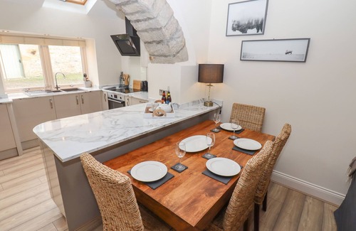 Long Preston Cottage | 1 GROSVENOR FARM COTTAGES, pet friendly in Long Preston