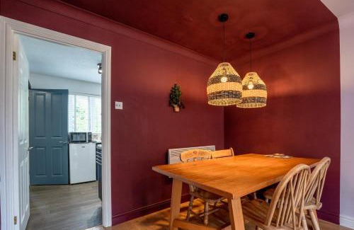 Worcester House | 1 Hales Orchard