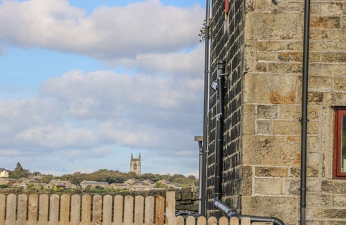 Hebden Bridge Cottage | 1 HORSEHOLD COTTAGE, pet friendly, with open fire in Hebden Bridge