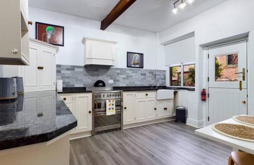 Delph House | 1 King Street Accommodation