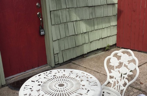Sandusky House | #1 LOCATION 3 min to Cedar Point- Clean & Roomy- Sleeps 12 -20 Great Value 4 U
