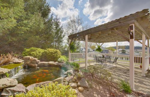 New Kensington Apartment | 1 Mi to Allegheny River Cozy Apt with Shared Patio!