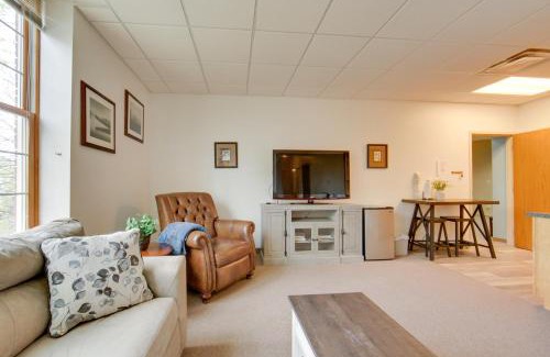 New Kensington Apartment | 1 Mi to Allegheny River Cozy Apt with Shared Patio!