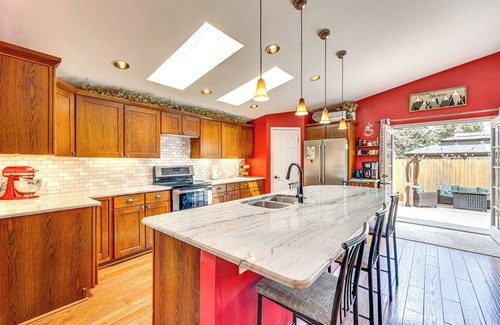 West Colorado Springs House | 1 Mi to Attractions: Getaway w/Mtn Views!
