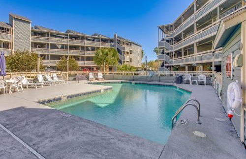 North Myrtle Beach Apartment | 1 Mi to Beach Golf Glenn Villas Condo with Pool