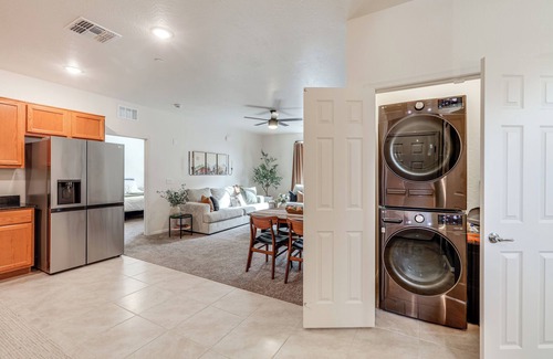 Flagstaff Condo | 1 Mi to Dtwn Flagstaff: Condo w/2 Balconies!