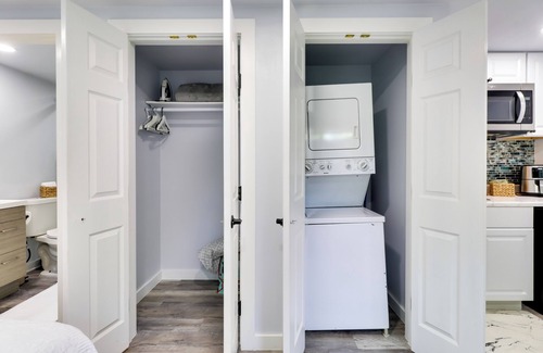 Georgetown Apartment | 1 Mi to Dtwn: Renovated Retreat in Georgetown!