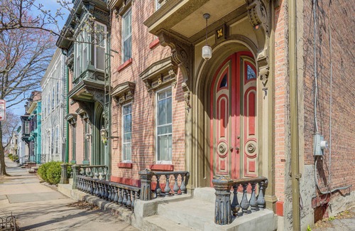 Stockade Historic District Apartment | 1 Mi to Dtwn: Schenectady Apt in Stockade District