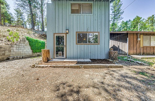 Ruidoso Cabin | < 1 Mi to Grindstone Lake: Cabin w/Large Yard!