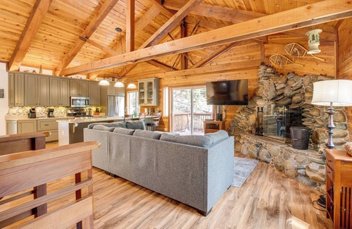 Upper Kingsbury House | 1 Mi to Heavenly Resort: Cozy Home w/Deck!