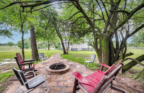 Yantis Cottage | < 1 Mi to Lake Fork: ‘Appy Haven’ in Yantis