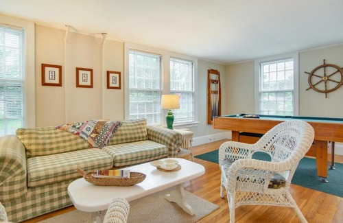 Hyannis House | 1 Mi to Marina Hyannis Home with Furnished Deck