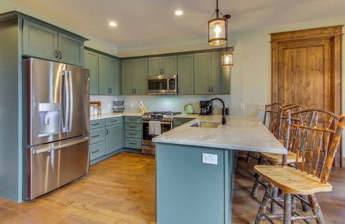Glenville House | 1 Mi to Panthertown Valley: Mountain Lodge w/Deck