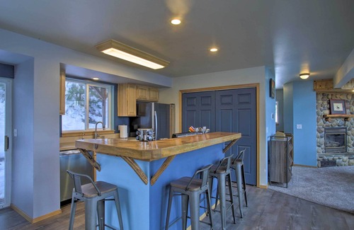 Kellogg House | 1 Mi to Silver Mountain: Family Home w/Views!