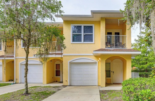 Gainesville House | 1 Mi to UF: Modern Townhome w/Balcony