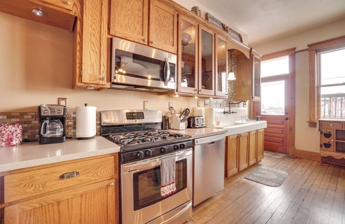Laramie Apartment | 1 Mi to UW: Historic Laramie Apt