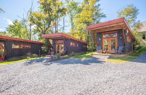 West Jefferson Cabin | 1 Mile to Downtown West Jefferson Camping Cabin #4