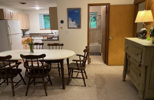 West Dover House | 1 mile to Mt Snow, Pet friendly 2BDR clean
