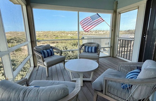 South Beach House | 1 MINUTUE WALK TO BEACH FROM BHI BEACH FRONT HOME