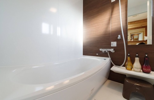 Miyakojima House | 1 night Log house with outdoor jacuzzi 4 beds /Miyakojima Okinawa