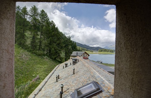 Silvaplana Apartment | 1-room flat with lake view on the 4th floor