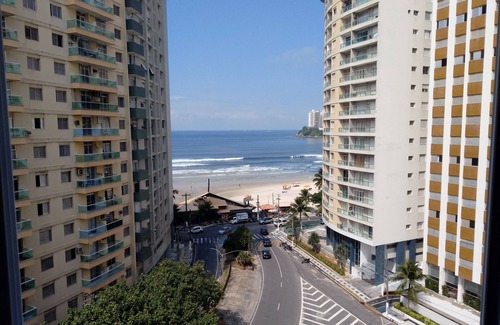 Pitangueiras House | 1 sleep Pitangueiras Beach view. Noble Region of Guaruja