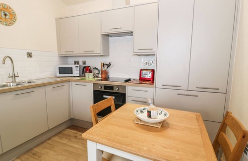 Borth-y-Gest House | 1 SOUTH SNOWDON WHARF, country holiday cottage in Porthmadog