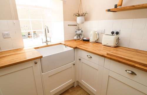 Alston Cottage | 1 THE STABLES, pet friendly, with a garden in Alston