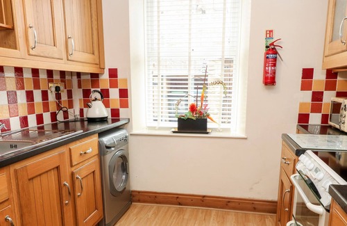 Bishop Auckland Cottage | 1 VICTORIA COTTAGES, pet friendly, with open fire in Barnard Castle