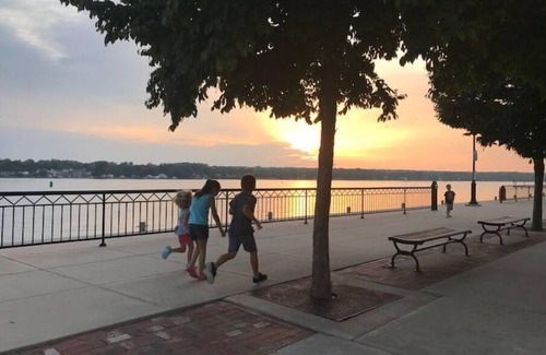 Sturgeon Bay Apartment | #1 Walk to restaurants, shops, museums and beach