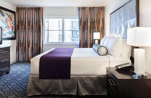 Miami Beach Resort | 1 wk Oceanfront retreat for 4 @ Solara Surfside Resort w/Kitchen - Near Miami