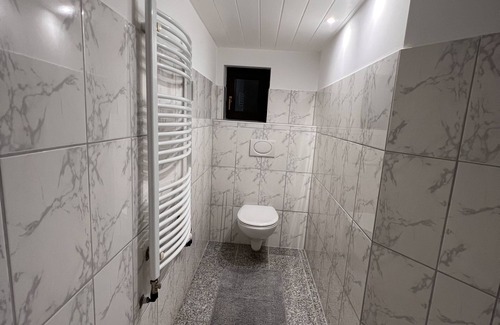Dossenheim Apartment | 1 Zimmer Küche Bad