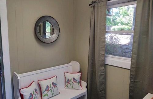 Mid America House | #10-Amazing Three Bedroom Lake House-Pet Friendly