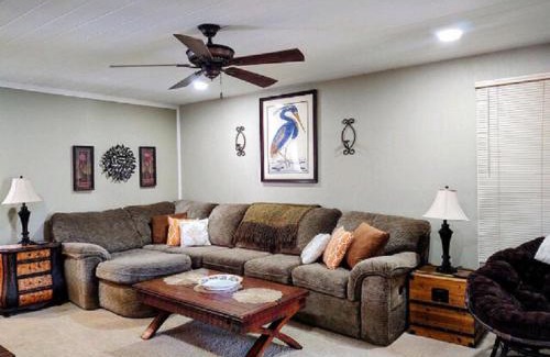Mid America House | #10-Amazing Three Bedroom Lake House-Pet Friendly