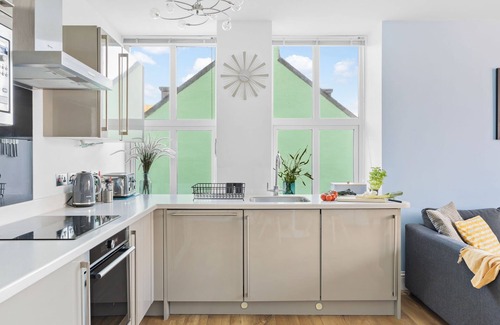 Torcross Apartment | 10 At The Beach, Torcross - an apartment that sleeps 6 guests in 2 bedrooms