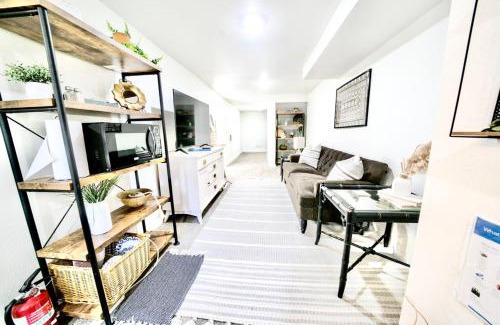 Albany House | 10 Bedroom Historical Downtown Albany Pet Friendly Home