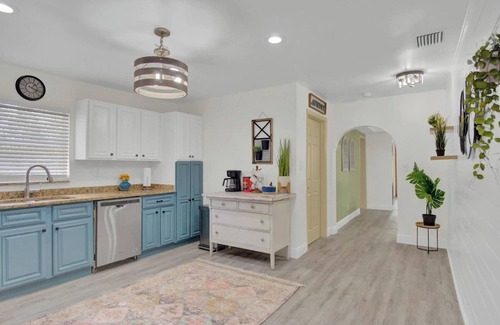 Riverside Heights House | 10 beds! Large home for groups & multiple families! PETS OK!