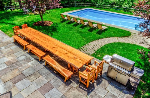Wilmington House | 10 BR's Luxurious 7000 Sq.ft. Log Estate — Pool, Hot Tub, Privacy & Lake Access