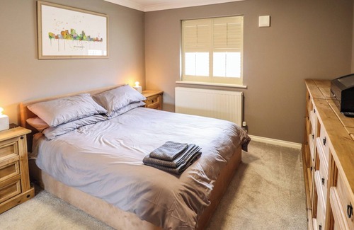 Grimsby House | 10 MELLOR WAY, pet friendly, character holiday cottage in New Waltham
