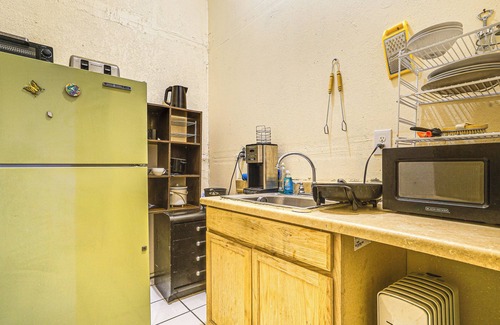 Northeast El Paso Apartment | 10 Mi to Franklin Mountains: Quiet Studio w/Patio